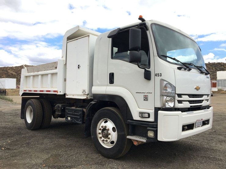 2019-chevrolet-6500xd-extended-cab-dump-truck,-image-2