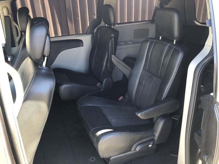 2019-dodge-grand-caravan-sxt-image-11