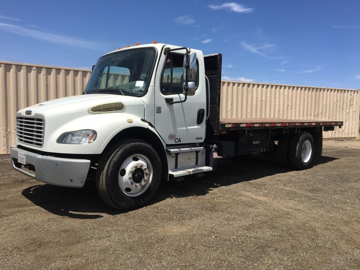 2011-freightliner-m2-flatbed-truck,-image-1
