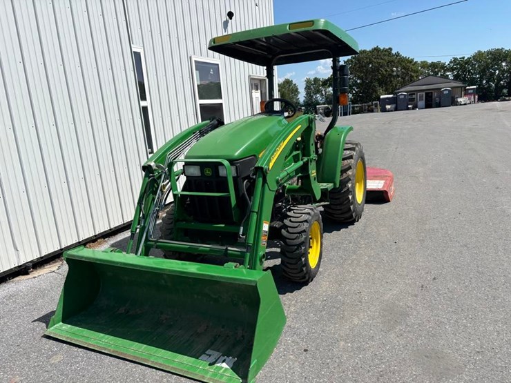 john-deere-3203-image-4
