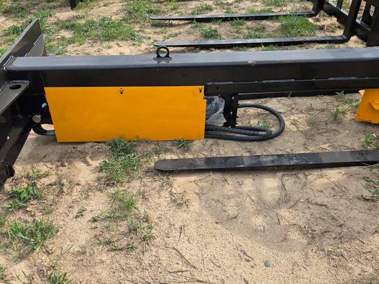 #2085-•-skid-steer-horizontal-log-splitter-image-1