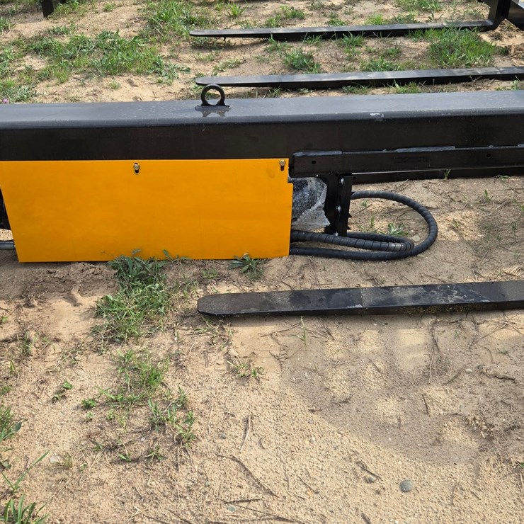 #2085 • Skid Steer Horizontal Log Splitter