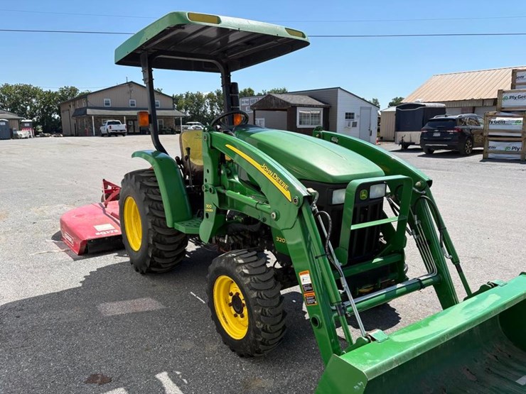 john-deere-3203-image-9