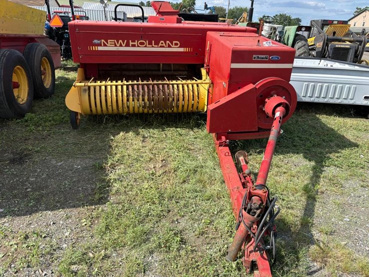 new-holland-565-image-9