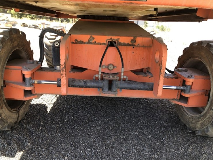 2011-jlg-600s-image-11