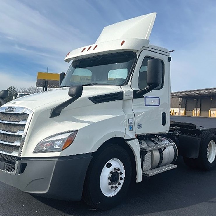 2019 FREIGHTLINER CASCADIA 126