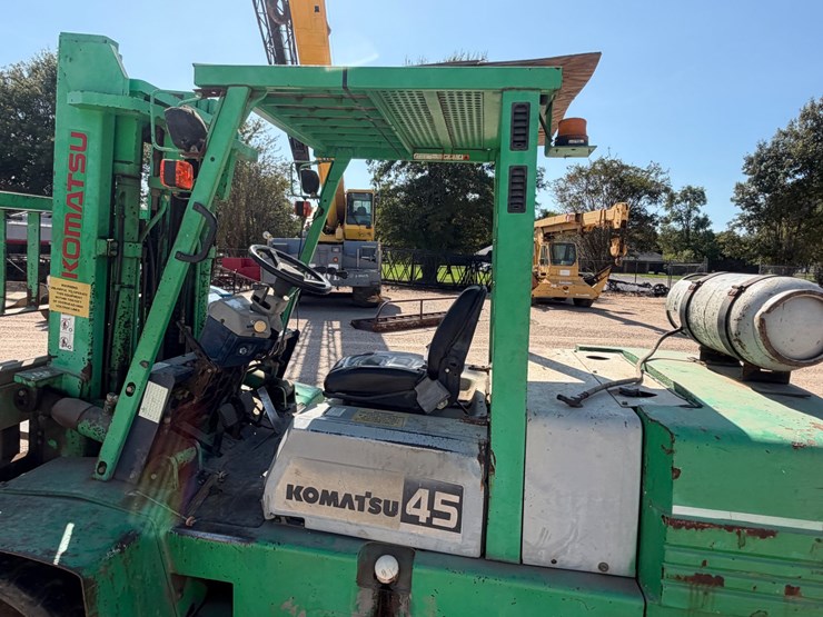 komatsu-fg45t-6-image-11