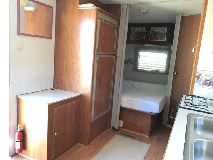 2000-fleetwood-mallard-19n-20ft-travel-trailer,-image-10