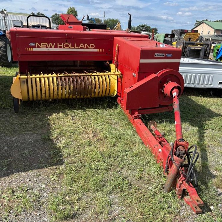 NEW HOLLAND 565