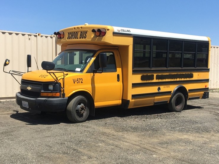 2015-chevrolet-express-3500-image-1