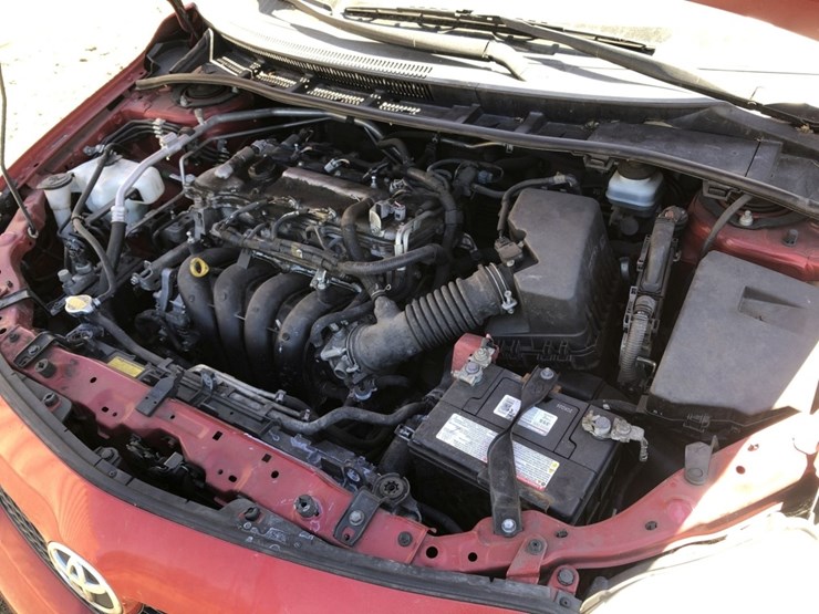 2010-toyota-corolla-le-sedan,-image-6
