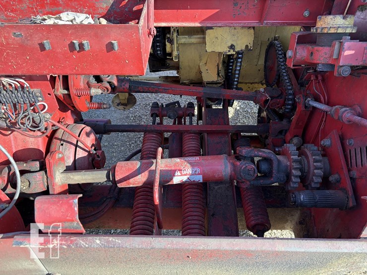 new-holland-900-image-11