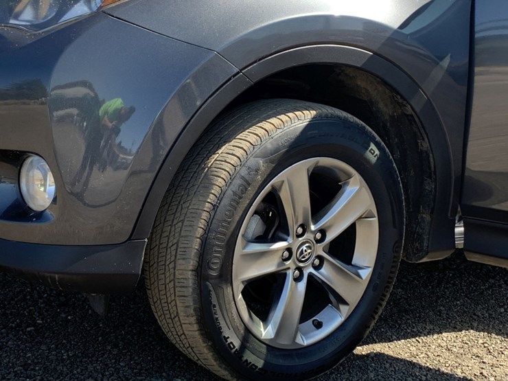 2015-toyota-rav4-image-14