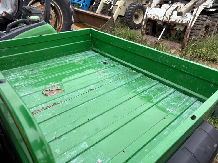john-deere-gator-image-11