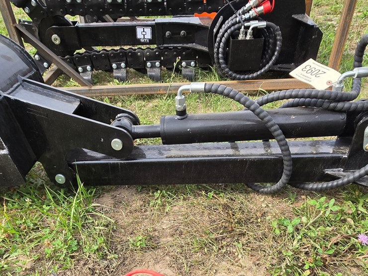 #2093-•-mini-skid-steer-backhoe-image-2