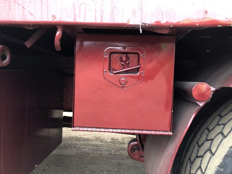 2007-freightliner-m2-flatbed-truck,-image-14