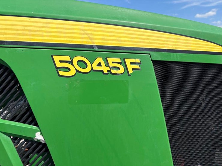 2018-john-deere-5045e-image-8