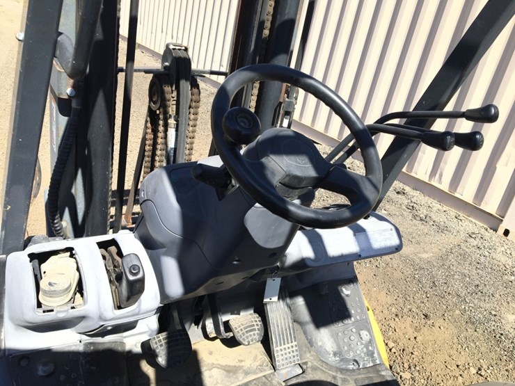 komatsu-fg25t-16-image-7