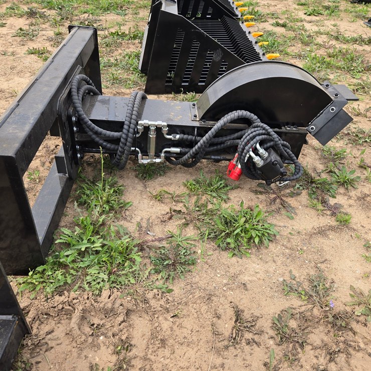 #2076 • Skid Stump Grinder