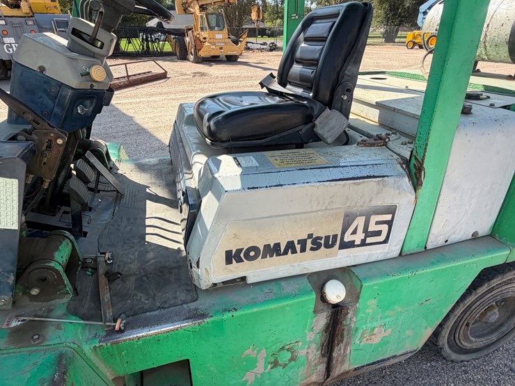komatsu-fg45t-6-image-20