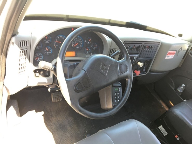 2008-international-workstar-7500-image-9