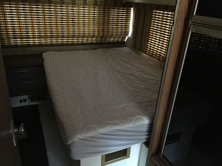 1977-blue-bird-wanderlodge-31ft-motor-home,-image-12