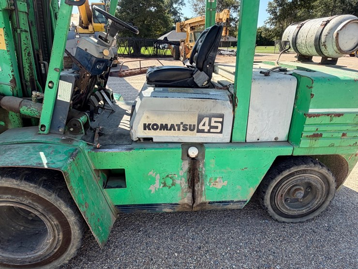 komatsu-fg45t-6-image-12