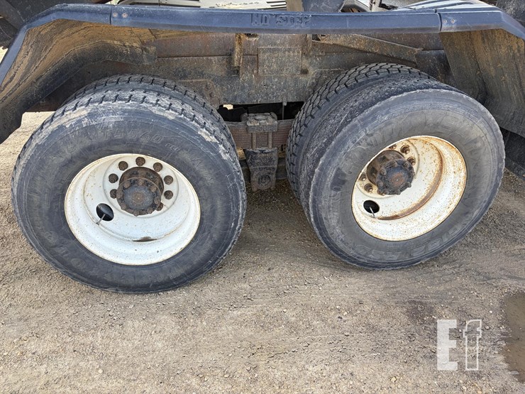 1996-ford-lt9000-image-17