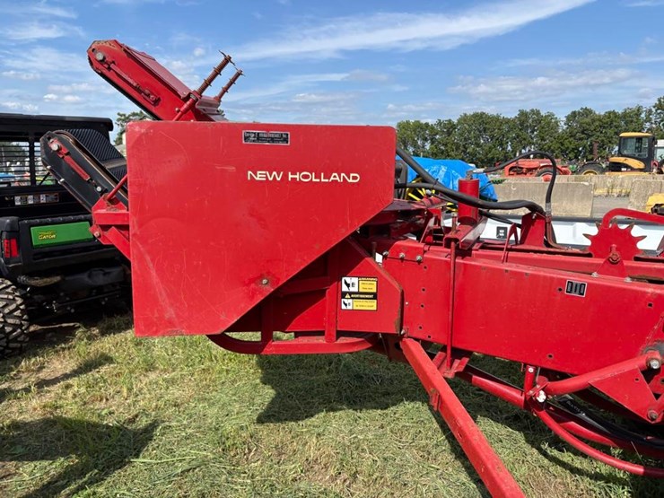 new-holland-565-image-4