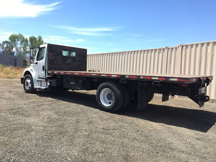 2011-freightliner-m2-flatbed-truck,-image-4