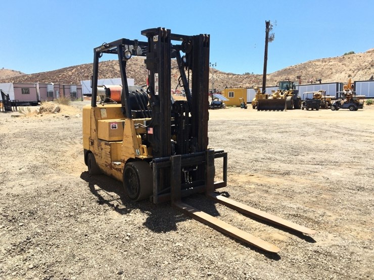 caterpillar-gc40k1-industrial-forklift,-image-2