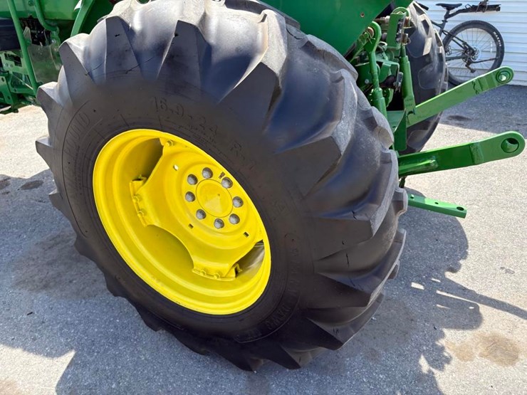 2018-john-deere-5045e-image-12