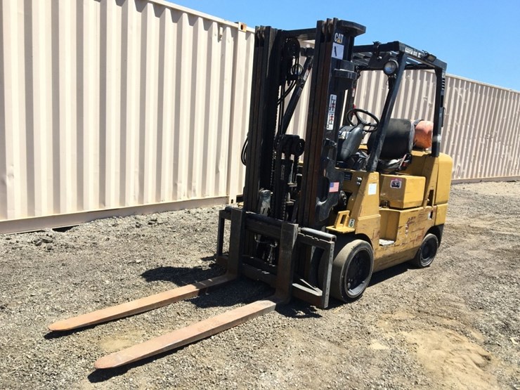 caterpillar-gc40k1-industrial-forklift,-image-1