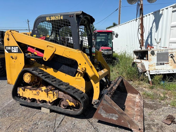 2018-caterpillar-239d-image-1