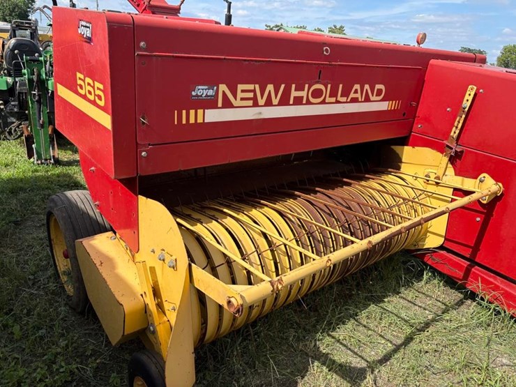 new-holland-565-image-3