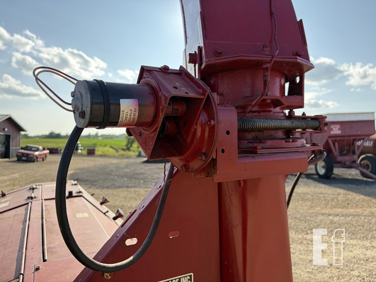 new-holland-900-image-17