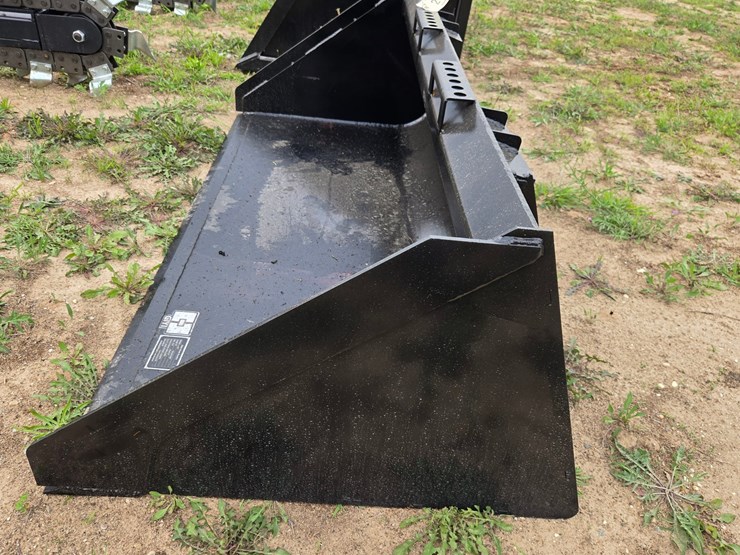#2102-•-skid-steer-bucket-67"-image-1