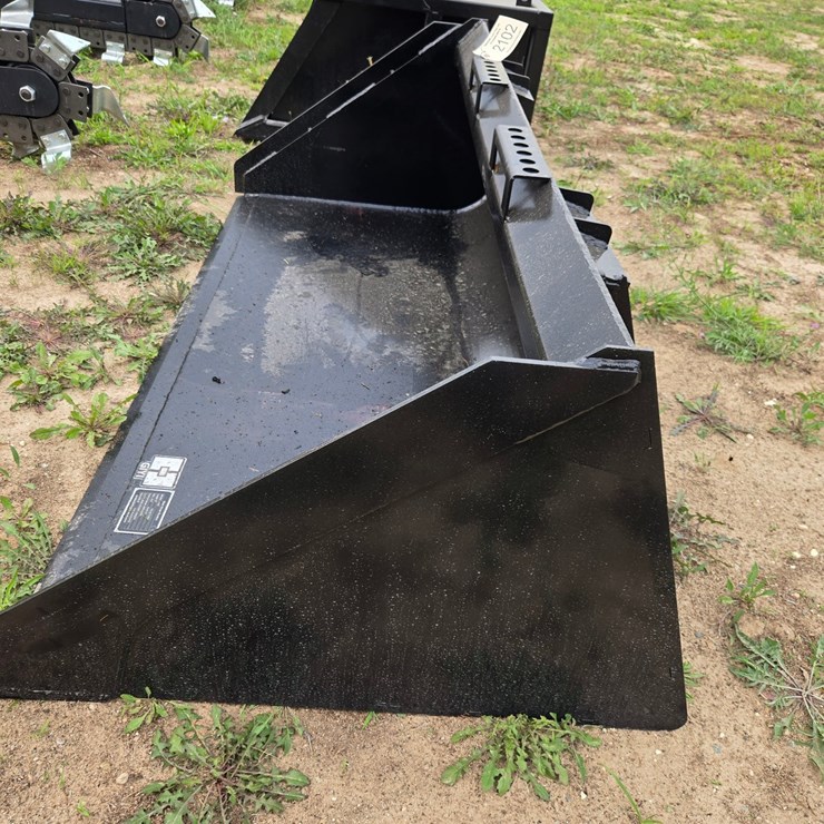 #2102 • Skid Steer Bucket 67"