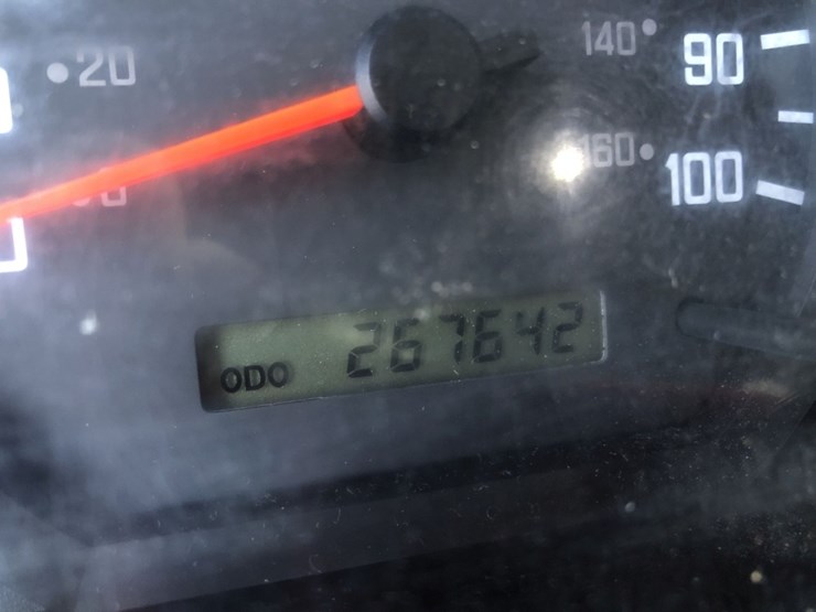 2008-isuzu-npr-hd-image-4
