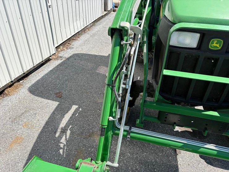 john-deere-3203-image-7
