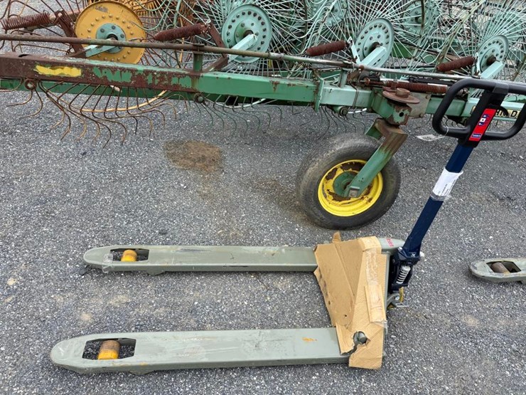 pallet-truck-image-2