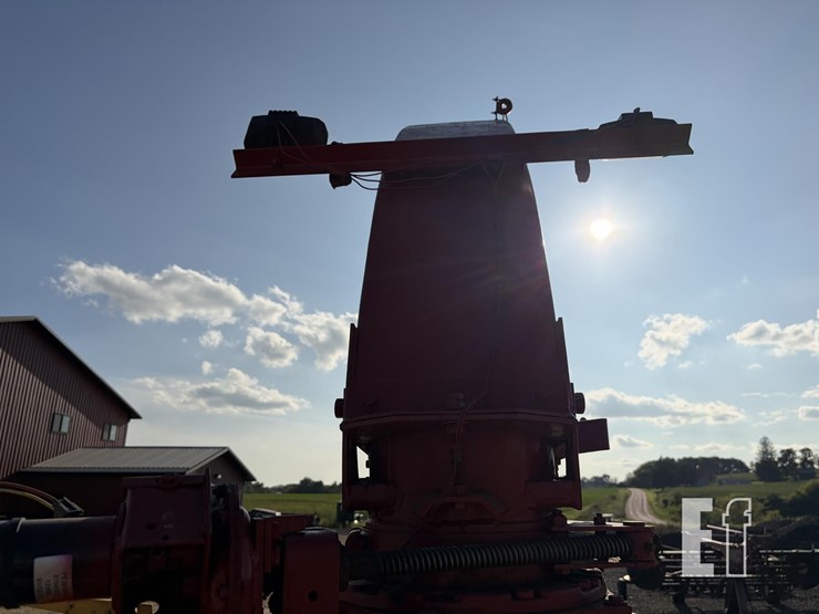 new-holland-900-image-16