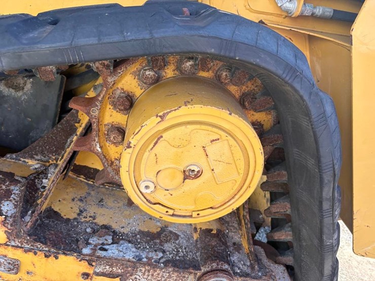 2018-caterpillar-239d-image-10