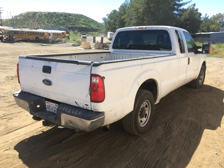 2016-ford-f250-xl-image-3