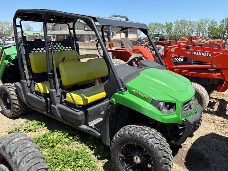 john-deere-gator-image-1