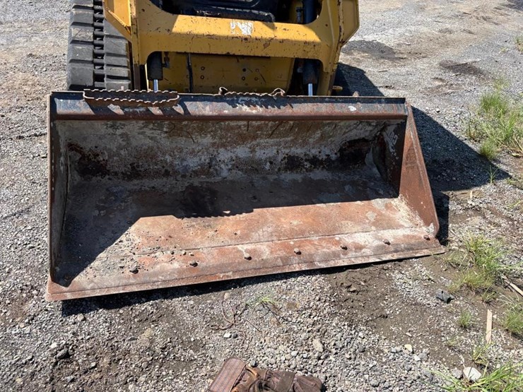 2018-caterpillar-239d-image-4