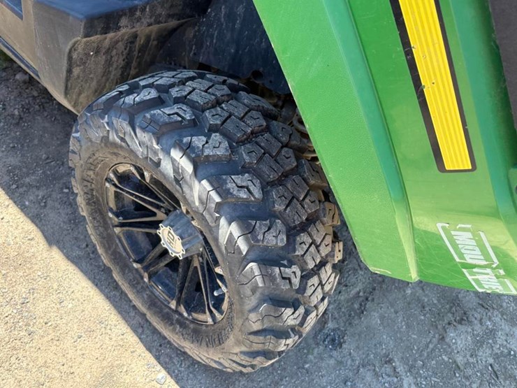 john-deere-gator-image-8