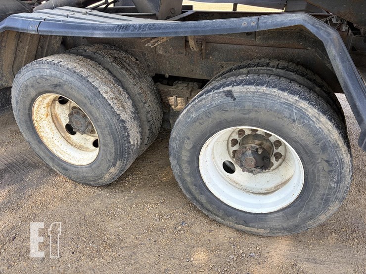 1996-ford-lt9000-image-16
