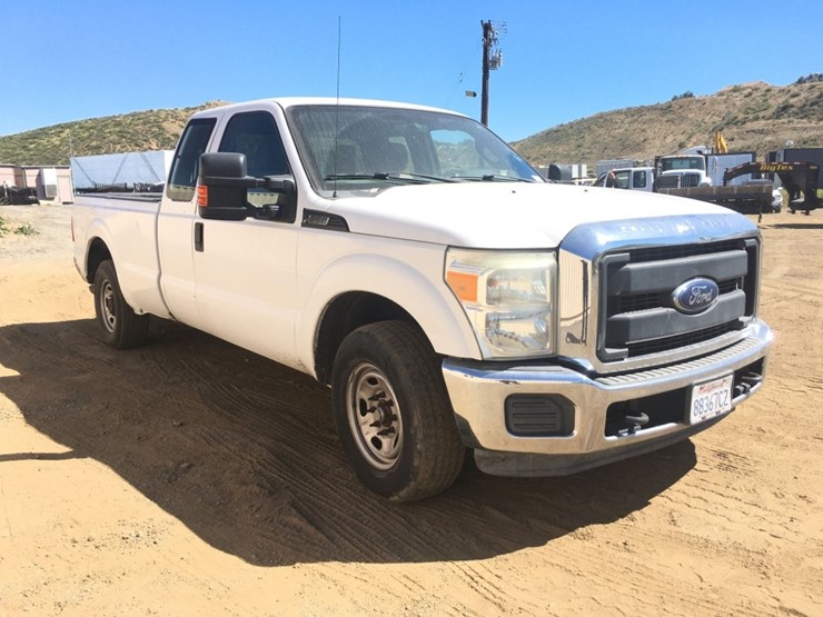 2016-ford-f250-xl-image-2