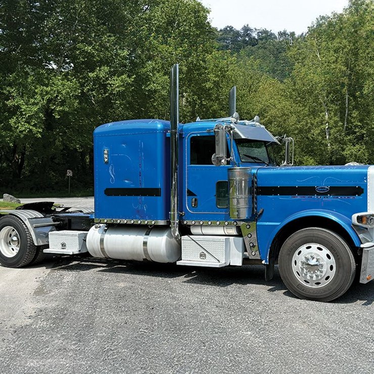 2010 PETERBILT 389